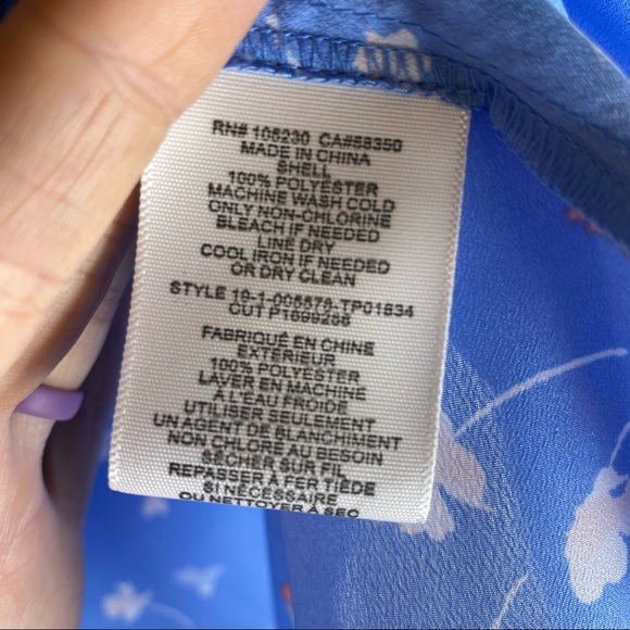 NWT Joie Blue Floral Knot Sleeve Blouse Extra Small - Picture 4 of 7